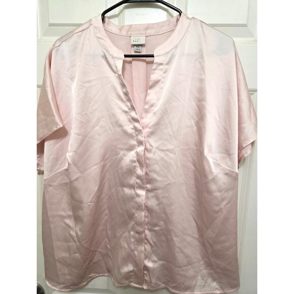 A New Day Women Light Pink Short Sleeve Blouse Button-Down Back Pleat Detail Siz - Picture 2 of 7